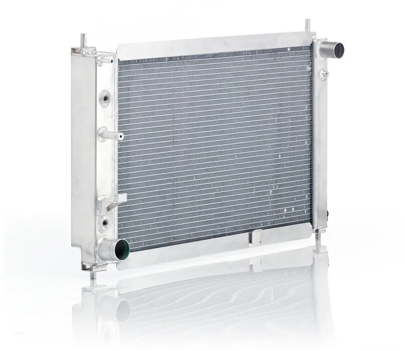 Be Cool 63292 Polished Aluminum Radiator – Direct-Fit For 1999–2005 Gm C/K 1500 & 2500 Trucks With Automatic Transmission 1
